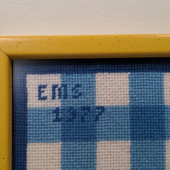 Vintage daisy crossstitch with blue buffalo check signature in yellow frame - Picture 2 of 4